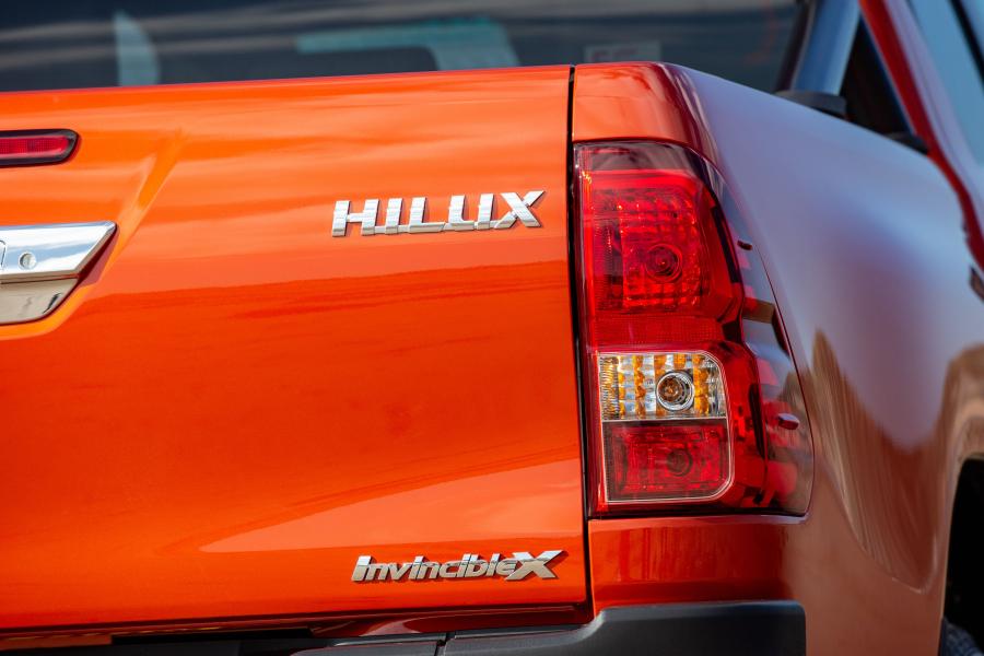 Детали экстерьера Toyota Hilux Invincible X Double Cab 2018 года  (UK) (фото 5 из 40)